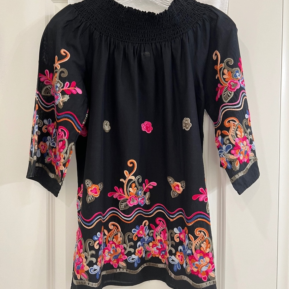 Studio West Apparel Embroidered BOHO Off The Shoulder Top Blouse--Size Small